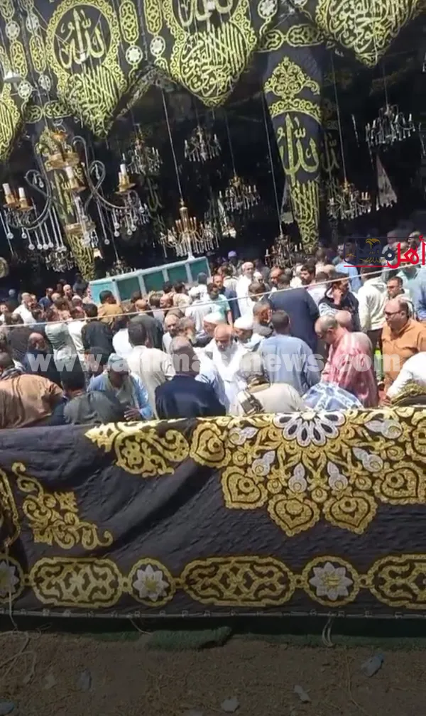 جانب من تشييع الجثمان 