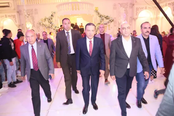 حفل زفاف عروسين ايتام 