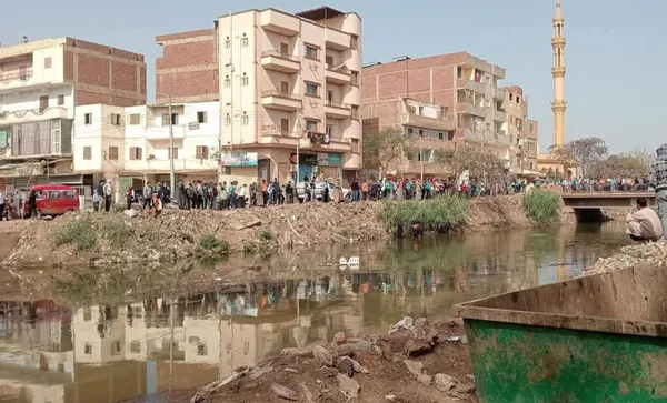 لحظه انتشال الشاب