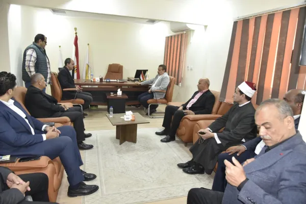 محافظ بورسعيد يوجه بالتنسيق الكامل بين الجهات المختصة لتلبية احتياجات المواطنين بمدينة سلام 