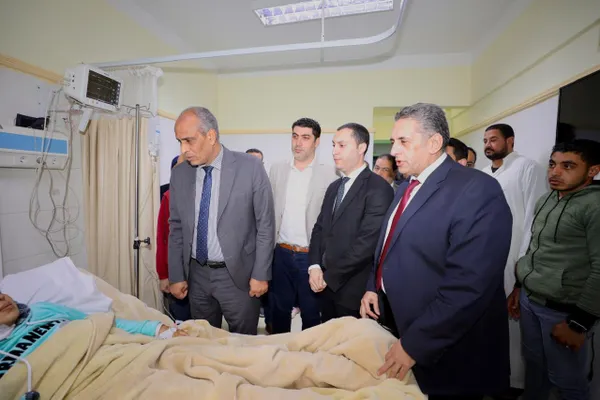 محافظ كفر الشيخ يطمئن على مصابات حادث سير بكفر الشيخ 