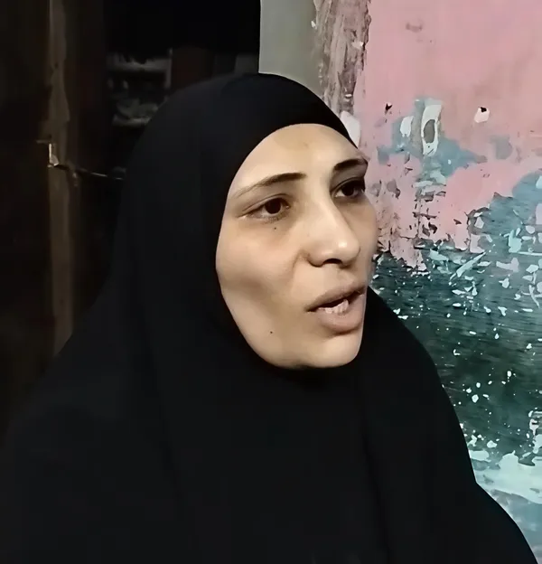 والدة الفتاتين