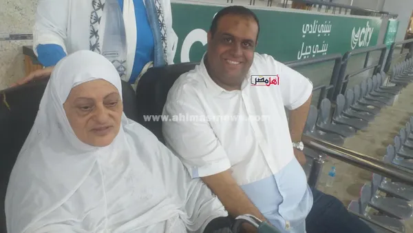 الحاجة نجدة، ونجلها
