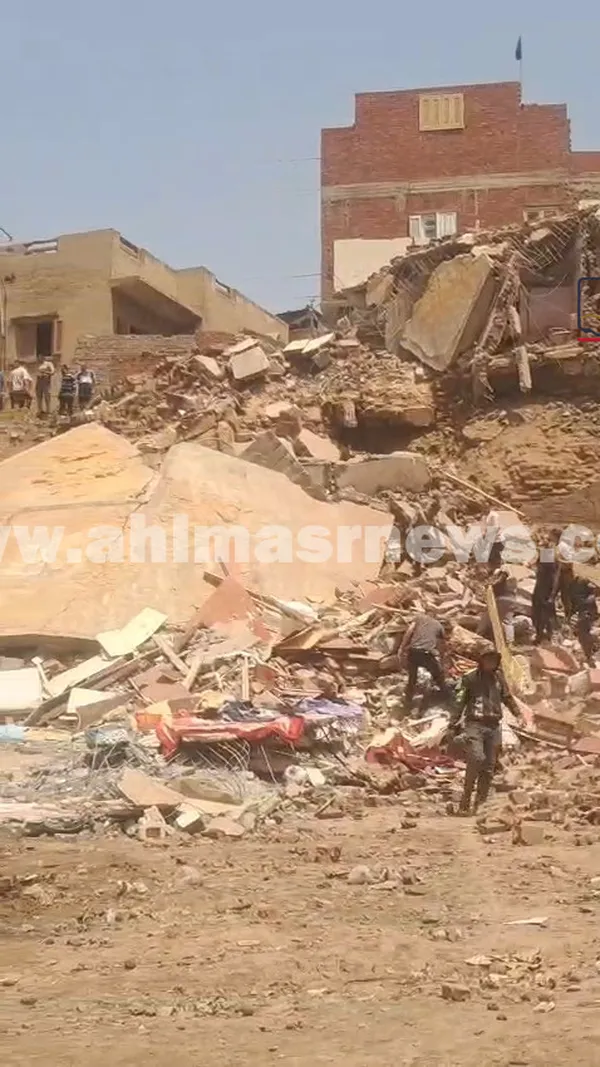 العقار المنهار