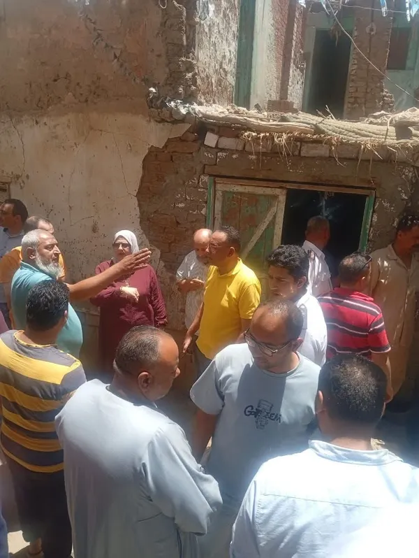 انهيار جزئي لعقار  