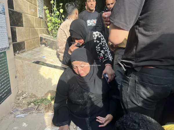 انهيار والدة ايمن