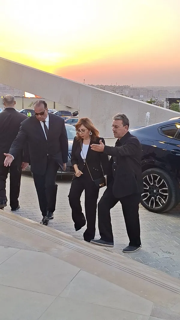 لميس الحديدي في عزاء هاني شاكر 