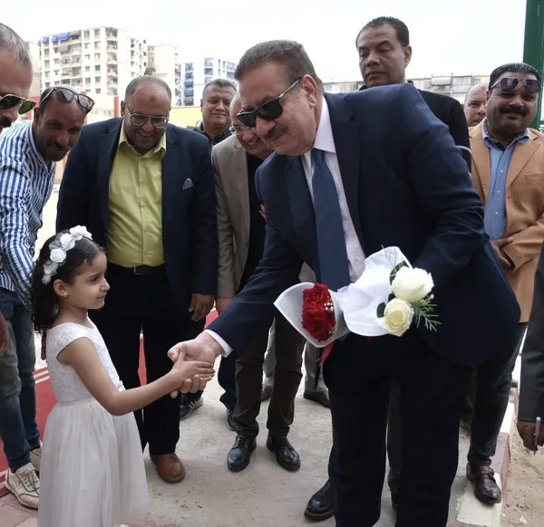 محافظ بورسعيد يتابع انتظام الدراسة وسير الامتحانات والتأكيد على الانضباط ومنع الغياب بالمدارس 
