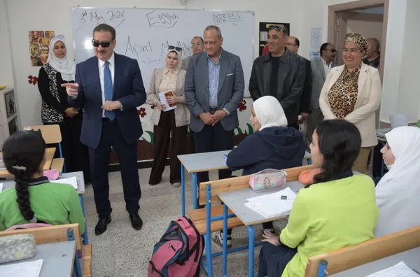 محافظ بورسعيد يتابع انتظام الدراسة وسير الامتحانات والتأكيد على الانضباط ومنع الغياب بالمدارس 