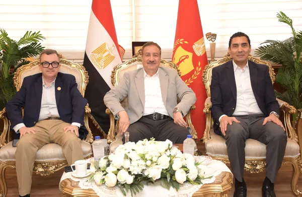 محافظ بورسعيد يستقبل وزيري 