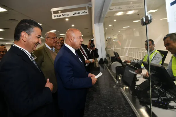 وزير النقل في قطار المونوريل