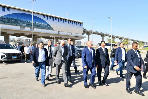 وزير النقل في قطار المونوريل