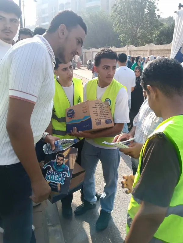 توزيع عصير ومياه 
