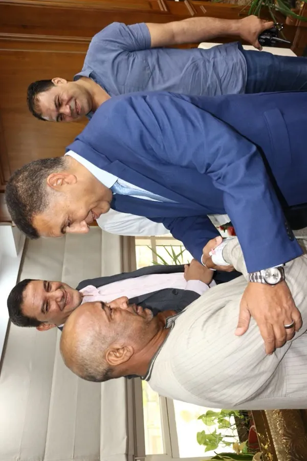  لشجاعته في احتواء تسرب محدود لغاز الكلور.. محافظ القليوبية يُكرم عامل التشغيل محمد عبدالعزيز
