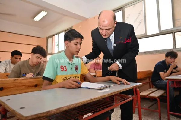 محافظ الغربية داخل لجان الإعدادية 