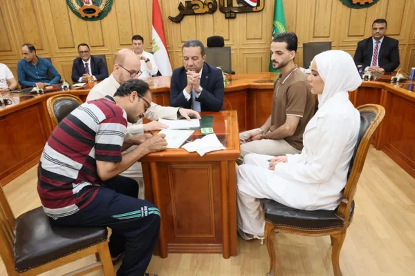 محافظ المنوفية وكيلا لعروس يتيمه