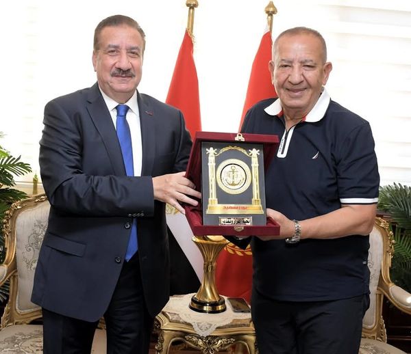 محافظ بورسعيد يشيد بالمشهد الرائع لـ جماهير بورسعيد 