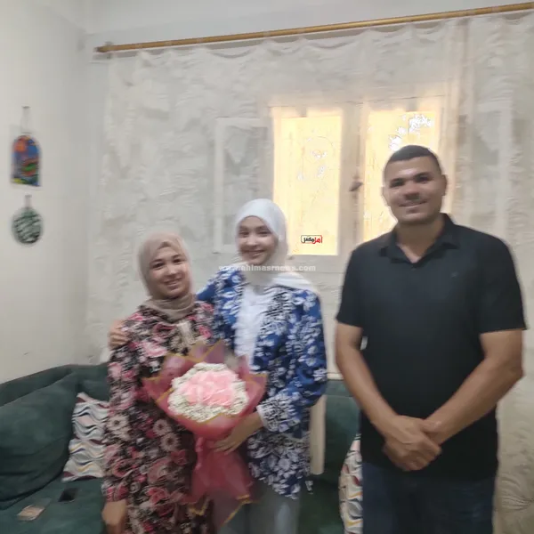 مراسل جريدة أهل مصر مع رقية الأولي علي الإسماعيلية في الشهادة الاعدادية 