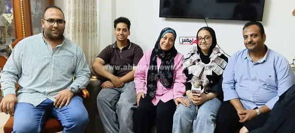 مريم الأولى على الشهادة الإعدادية بكفر الشيخ وأسرتها 