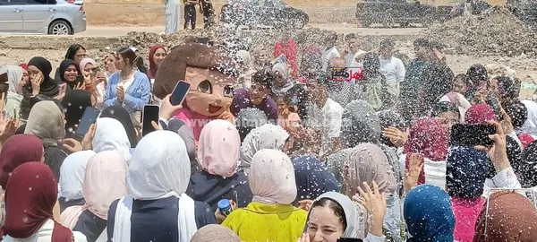 احتفالات طلاب الثانوية العامة بنهاية الامتحانات 