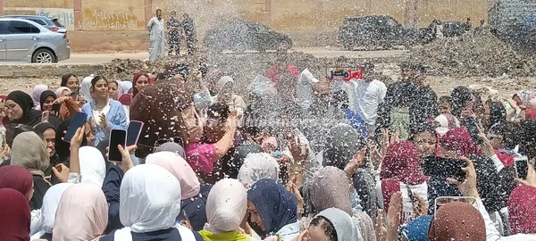 احتفالات طلاب الثانوية العامة بنهاية الامتحانات 