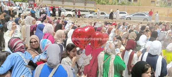 احتفالات طلاب الثانوية العامة بنهاية الامتحانات 