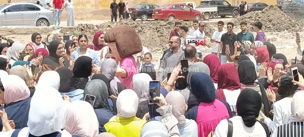 احتفالات طلاب الثانوية العامة بنهاية الامتحانات 