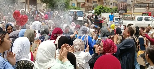 احتفالات طلاب الثانوية العامة بنهاية الامتحانات 