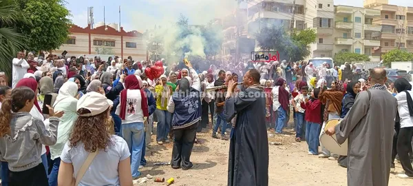احتفالات طلاب الثانوية العامة بنهاية الامتحانات 