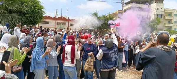 احتفالات طلاب الثانوية العامة بنهاية الامتحانات 