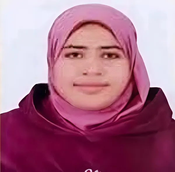 الطالبة مروة
