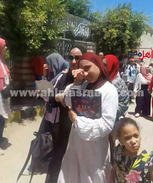 انهيار طلاب الثانوية العامة بالمنيا 