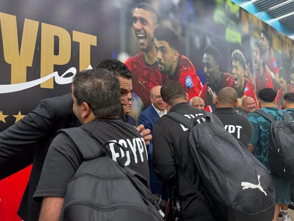 بعثة المنتخب المصري في مطار العلمين الدولي