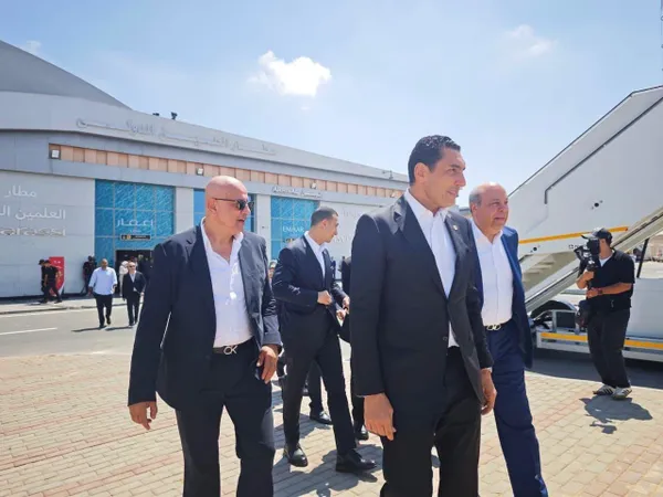 بعثة المنتخب المصري في مطار العلمين الدولي