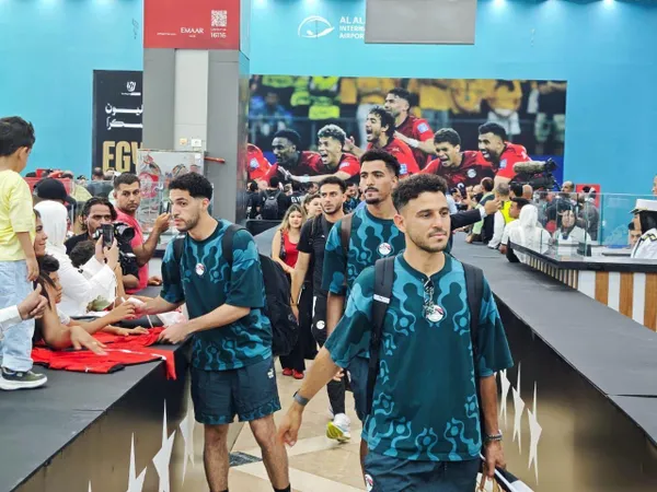 بعثة المنتخب المصري في مطار العلمين الدولي