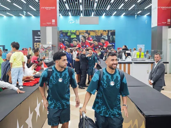 بعثة المنتخب المصري في مطار العلمين الدولي