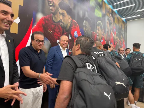 بعثة المنتخب المصري في مطار العلمين الدولي