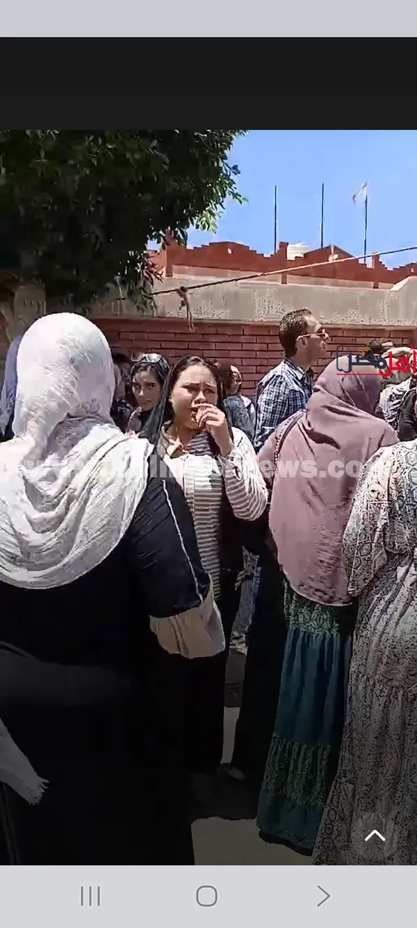 بكاء طالبات الثانوية العامة بكفر الشيخ عقب امتحان الكيمياء 