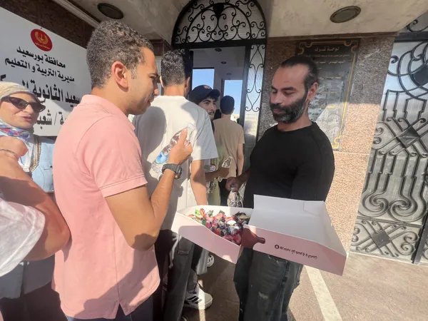 بيوزعوا عليهم