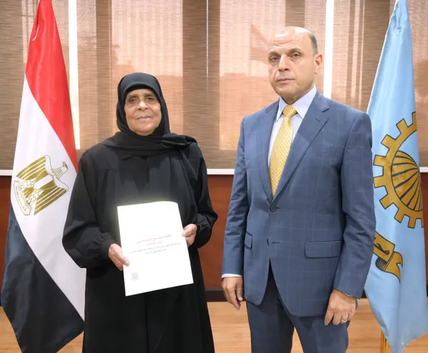 تسليم العقود