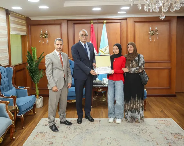 جانب من تكريم أوائل الشهادة الإعدادية بكفر الشيخ 