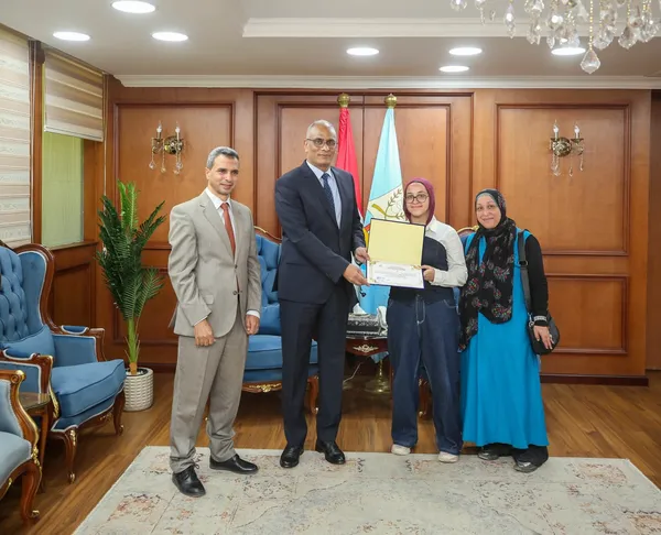 جانب من تكريم أوائل الشهادة الإعدادية بكفر الشيخ 