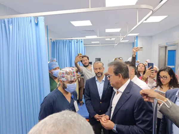 جانب من جولات وزير الصحة بمستشفى أورام المحافظة 