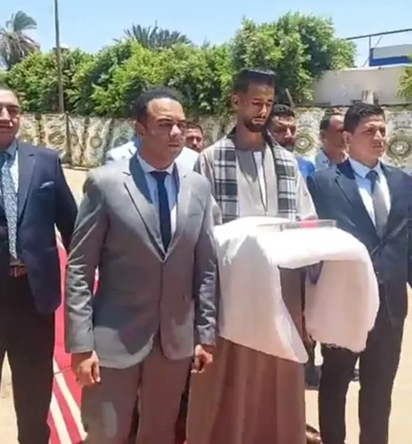 خصومة ثأرية بين عائلتين 