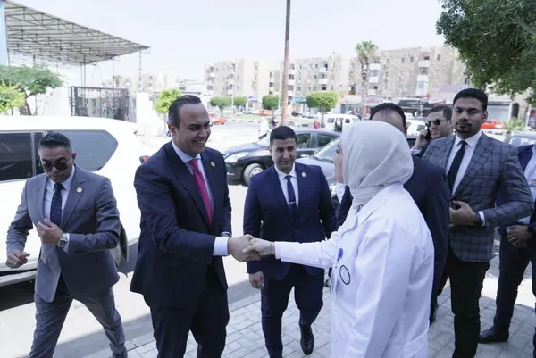 رئيس هيئة الرعاية الصحية يفتتح مركز طب أسرة بدر بالإسماعيلية 