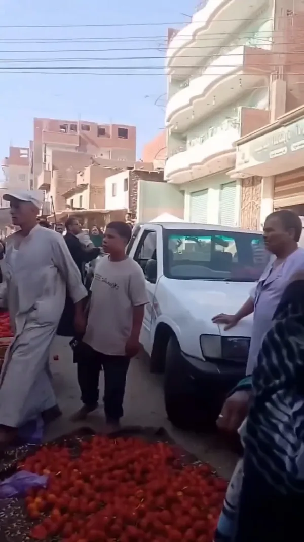 ضرب بائعتين 