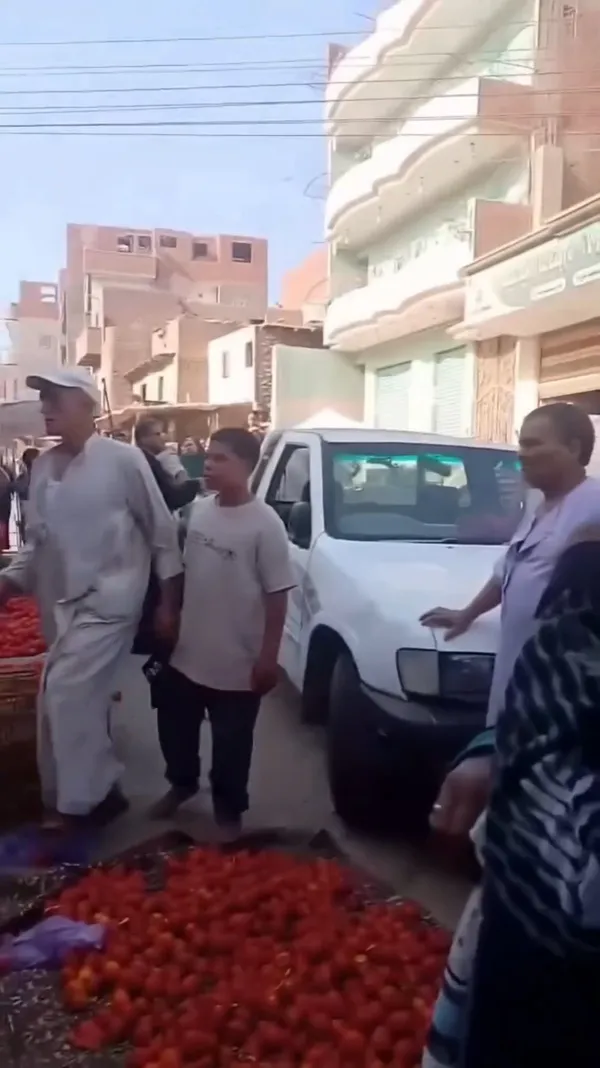 ضرب بائعتين 