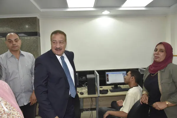 محافظ بورسعيد  يتابع انطلاق مبادرة 