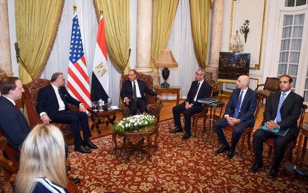 وزير الخارجية ومستشار ترامب