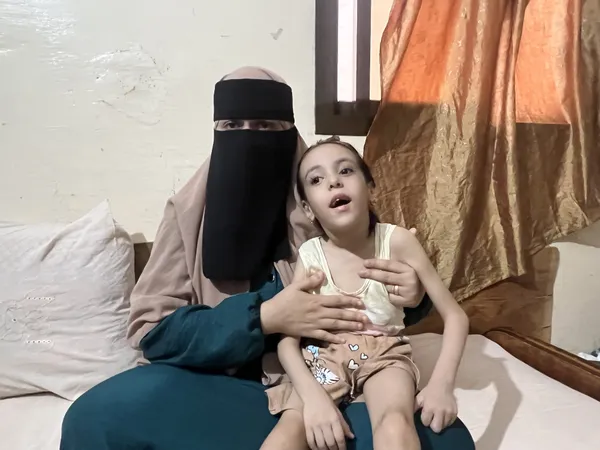  أُم  تستغيث بالجابر للخواطر : 